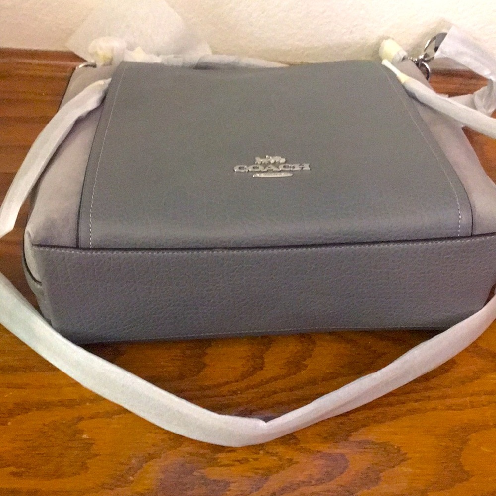 BRAND NEW COACH BAG!! - Picture 4 of 11